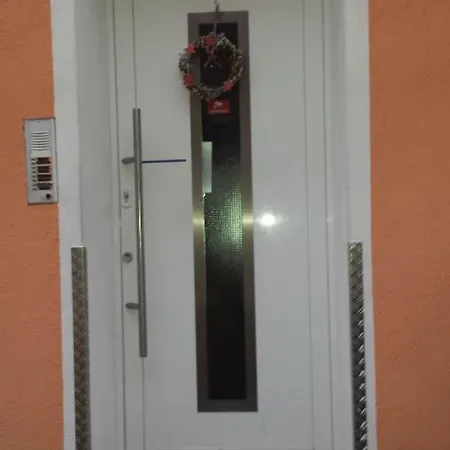 Stay In Aux: Central 2-Room Apartment with 24/7 Check-In Augsburg Exterior photo
