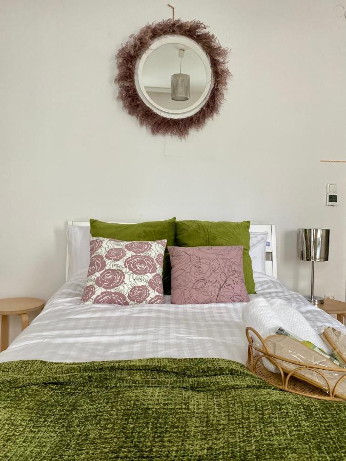 In Aux, Feel At ! 2 Incl Need For 4 Person, 24h Check In, Pkw Parking Only Apartment *