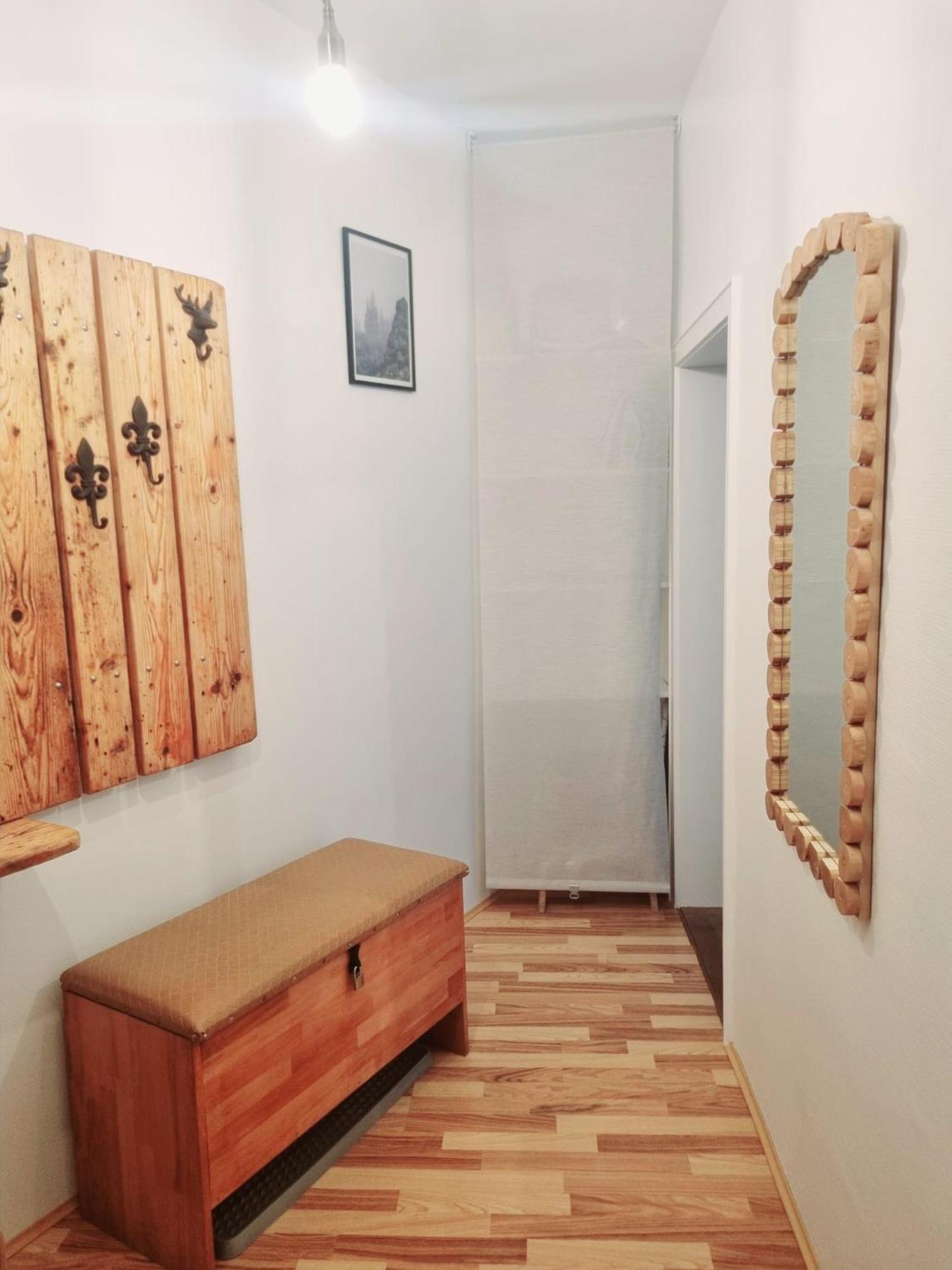 In Aux: 2-room With 24/7 Check-in Apartment Augsburg